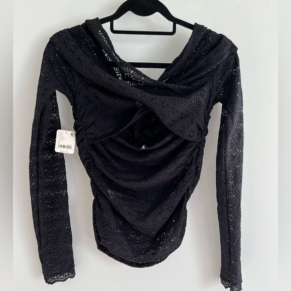 🌻🆕FREE PEOPLE Hold Me Closer Top Black-Size Medium - Picture 13 of 13